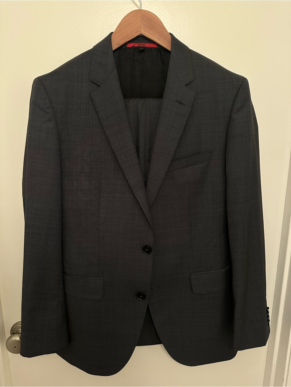HUGO 38R - 32W Jeffery - Simmons Medium Grey 100% Virgin Wool Suit